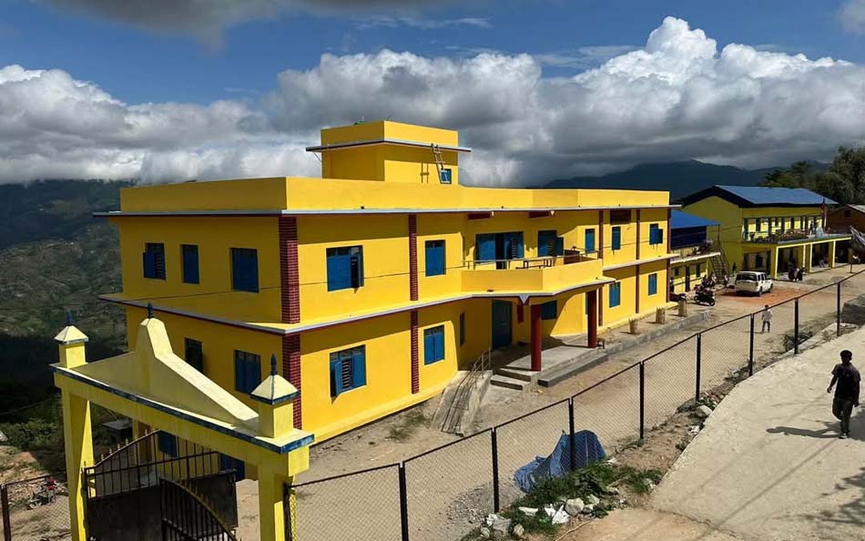 खोटेहाङमा निर्मित विद्यालयको प्रशासनिक भवन सञ्चालन